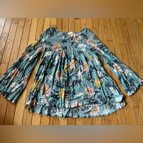 bell Sleeve Floral V-Neck Shirt Blouse Babydoll Coconut Girl Rayon Size Small - Picture 1 of 8